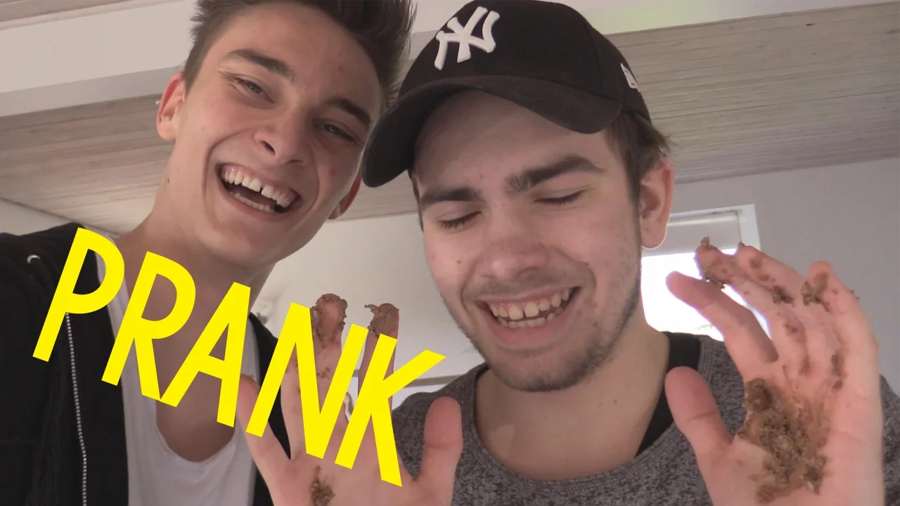 PRANK MED FALSK HUNDELORT