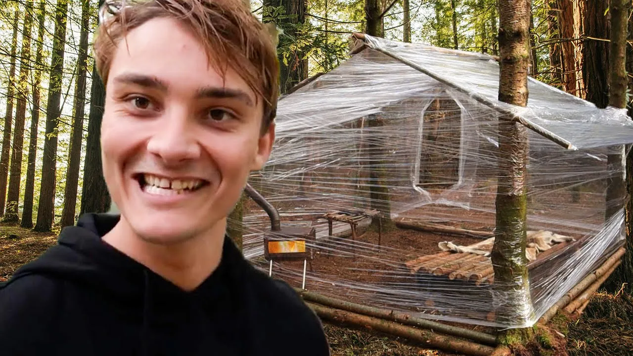 OVERNATTER I TELT AF HUSHOLDNINGSFILM