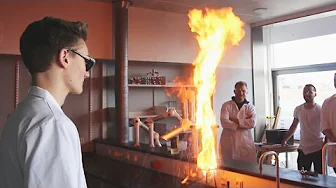 VILLE JEG VÆRE DEN SEJESTE LÆRER?!