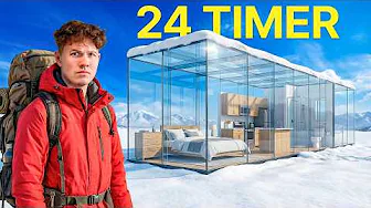 JEG LEVER I ET GLAS-HUS I 24 TIMER