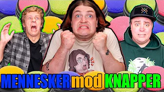 3 MENNESKER MOD 50 KNAPPER