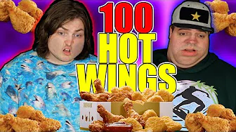 TO TYKKE DRENGE SPISER HOT WINGS!