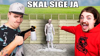 HAN SKAL SIGE JA TIL OS EN HEL DAG!