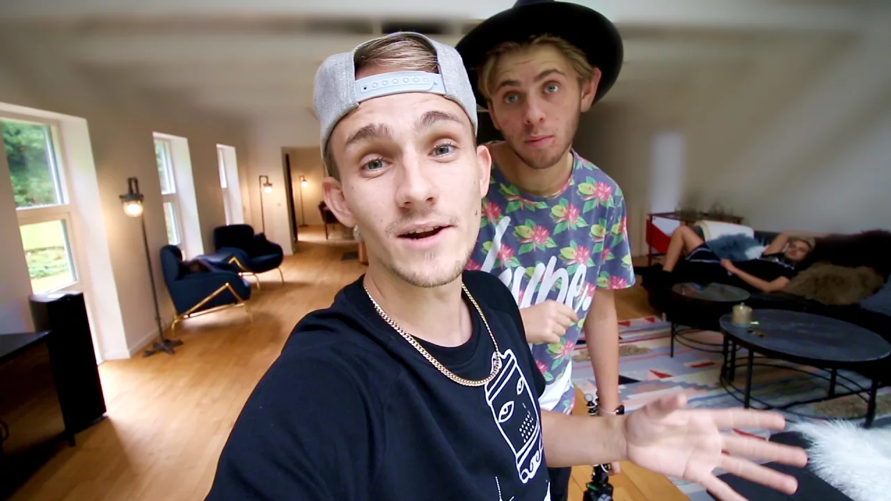 ALBERT DYRLUND FLYTTER IND?!