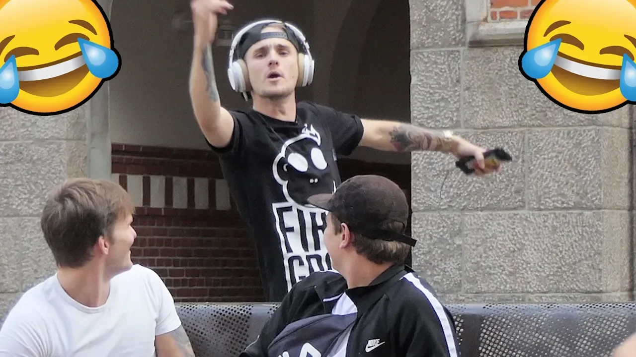 GØR MIG SELV TIL GRIN PÅ GADEN (Virkelig Akavet)