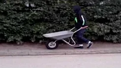 HOW THE FUCK DID I MAKE THIS OLD VIDEO POP UP IN THE SUB BOX ??