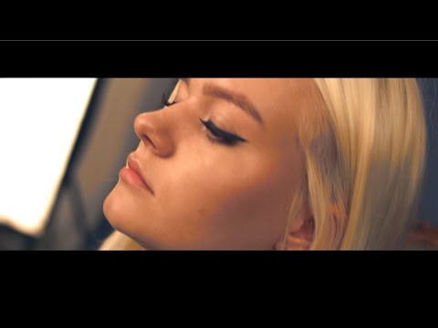 ♪ Eiqu & Kristine Sloth - Little Miss Snow White (Official Music Video)