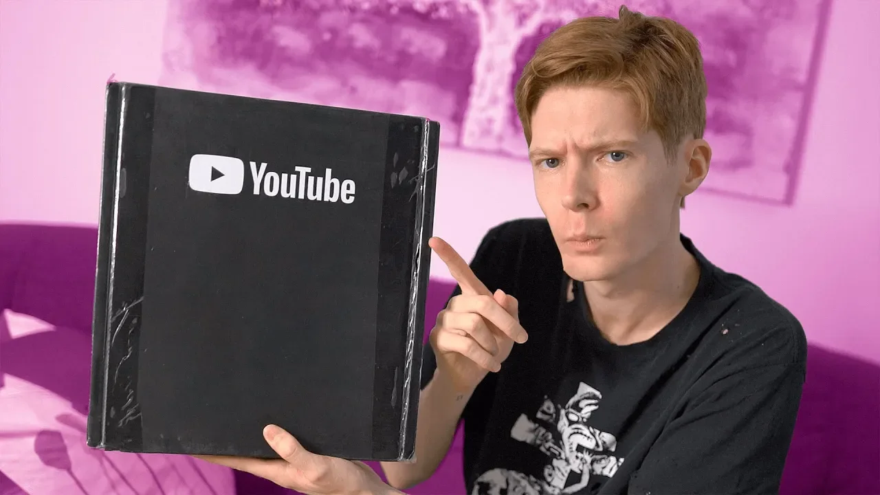 ÅBNER EN PAKKE FRA YOUTUBE