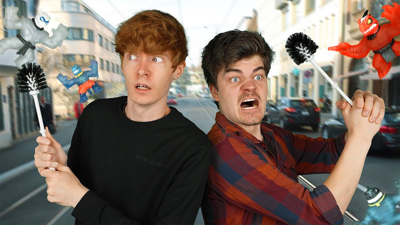 JAGTEN PÅ DE MYSTISKE MONSTRE