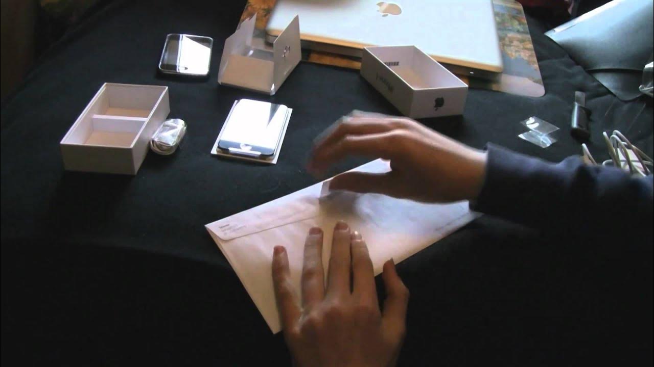 iPhone 4 Unboxing.