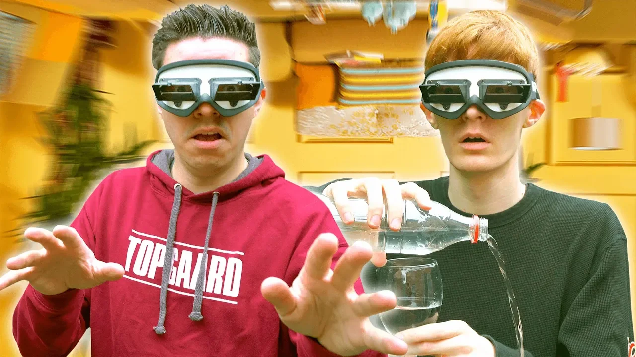 Disse Briller Får Os Til At Se På Hovedet - Med Niki