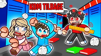 VI FLYGTER FRA DEN ONDESTE SKOLELÆRER I ROBLOX!