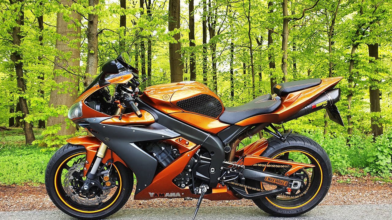 En tur i skoven - Yamaha R1 kørevlog!