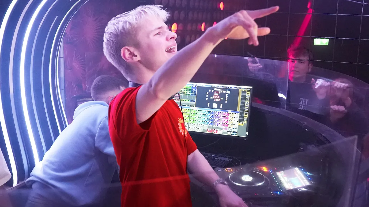 MOSHPIT UNDER MIT DJ SET! - TOURVLOG #3