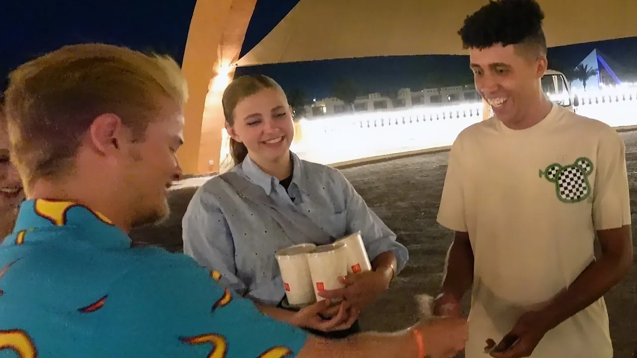 Vi Giver En MÅNEDSLØN Til Vores Guider!