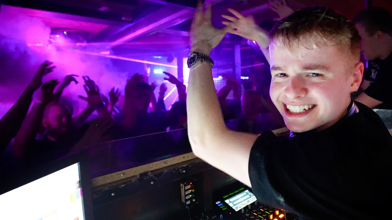 DJ TOUREN ER STARTET! - TOURVLOG #1