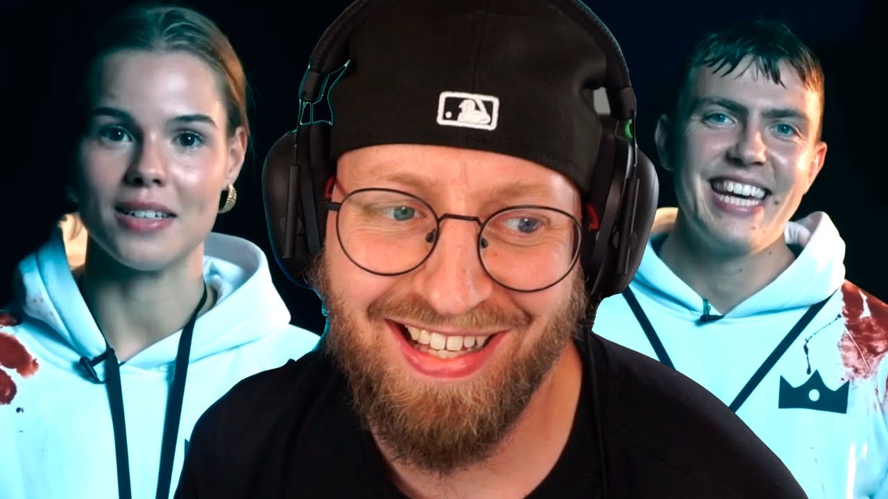 Søndergaard beder hende om at sætte sig på den