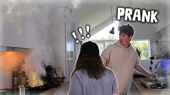 ILD I HUSET PRANK PÅ MIN SØSTER!!