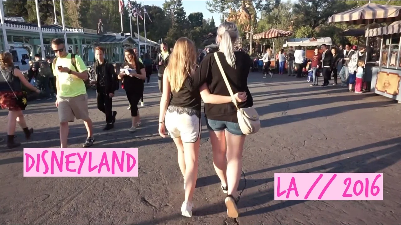 ♡ DISNEYLAND 2016 // What's in my bag ♡