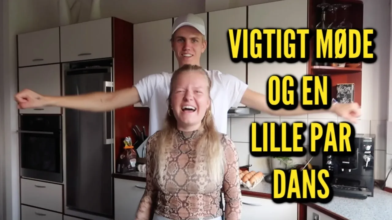 MIKKEL PRØVER AT DANSE