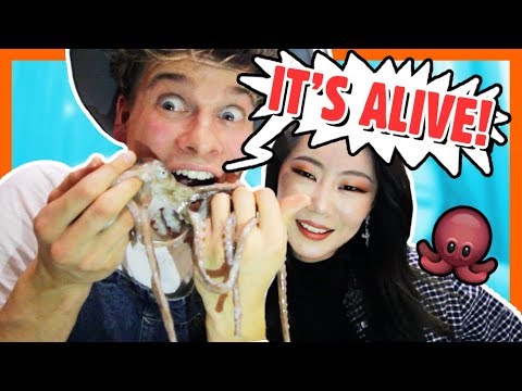 Spiser en levende blæksprutte!