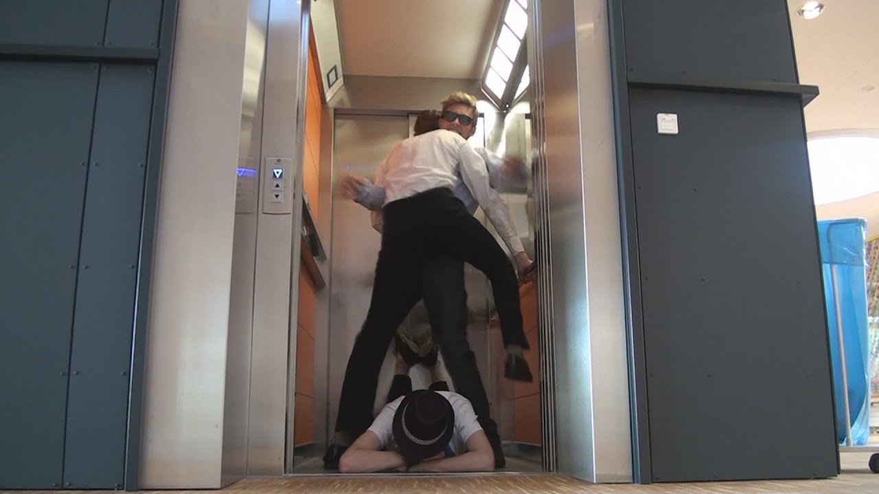 3 Fyre, 1 elevator.. Hvad fanden sker der? TEASER TIL LØRDAG D. 8. September!!!