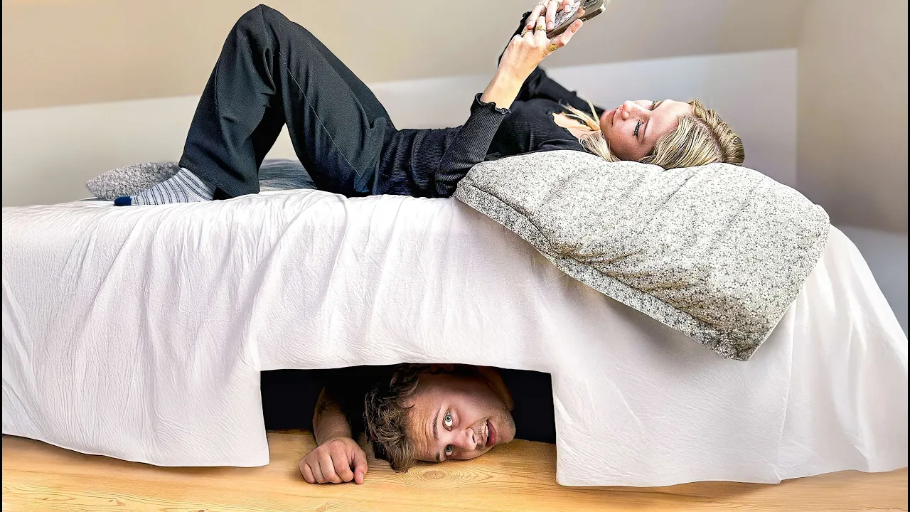 Gemmer Mig indtil hun opdager mig