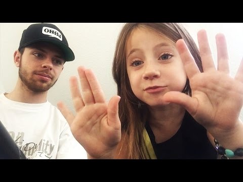 JEG ER MIN SØSTERS BARNEPIGE