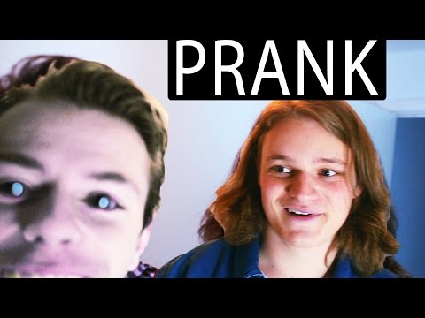 JEG ER SYG! | PRANK PÅ STUPIDAAGARDS