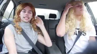 Piger der kører bil