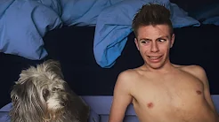 SOVER MED MIN HUND | 4