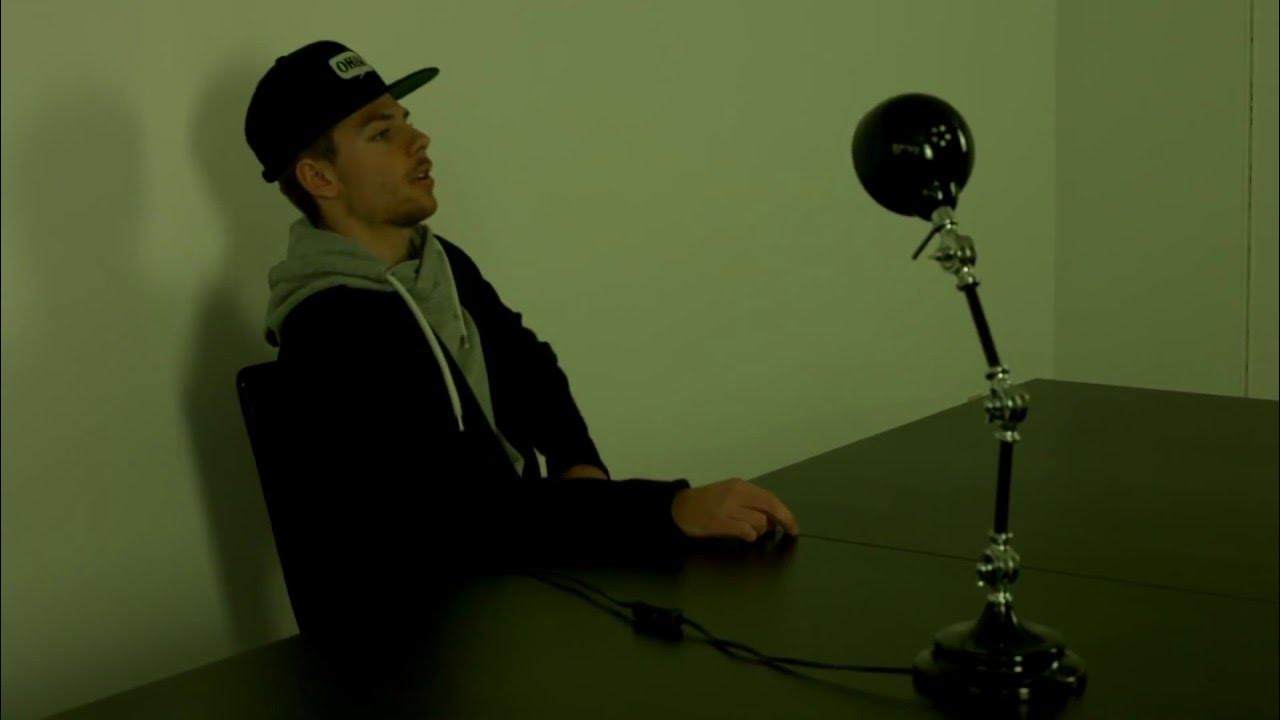 ANHOLDT AF POLITIET?!