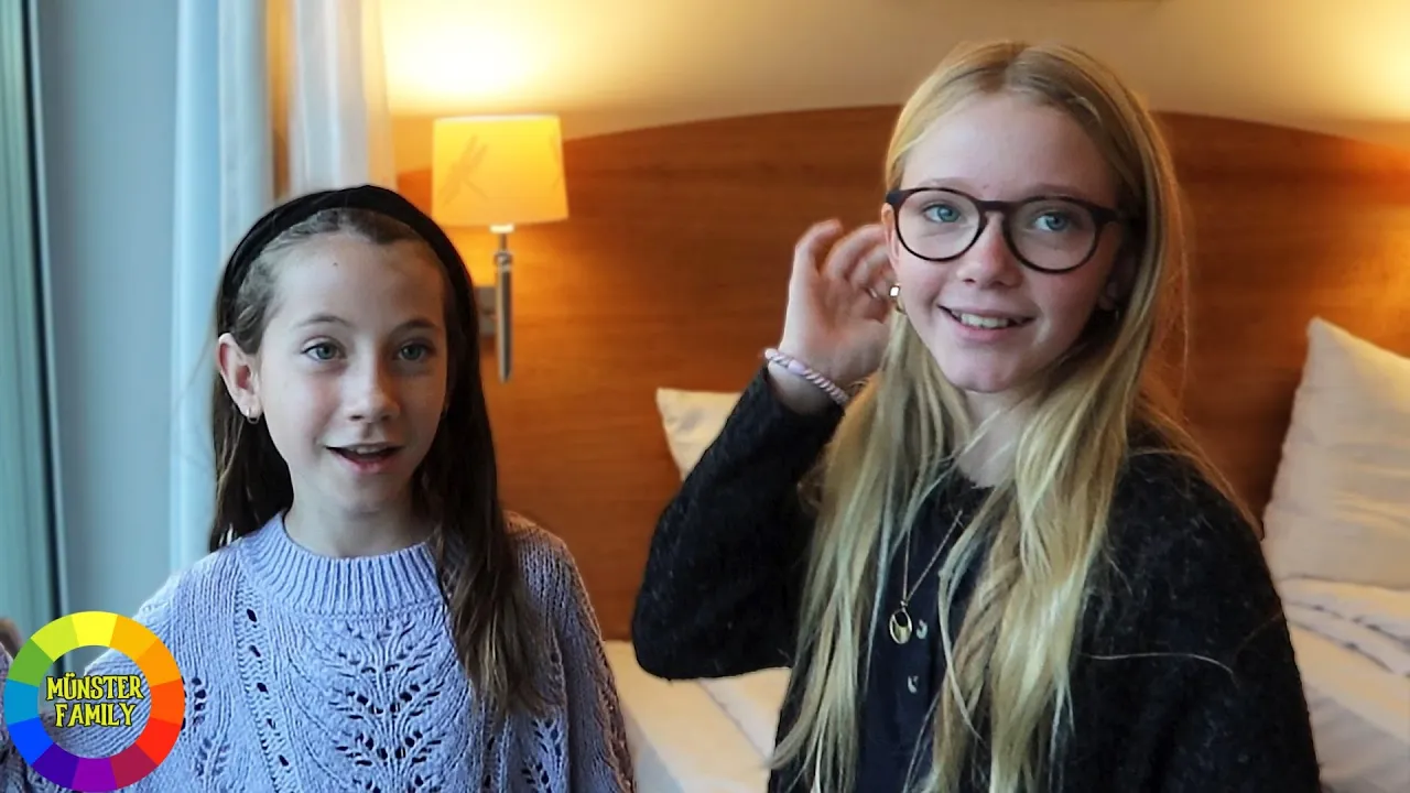 FRIGGE OG NAJA SOVER ALENE PÅ HOTEL