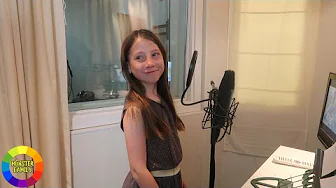 NAJA INDSPILLER MUSIKVIDEO TIL ''FAR TIL FIRE''