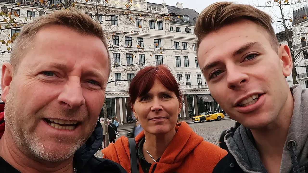 SHOPPER JULEGAVER I KØBENHAVN