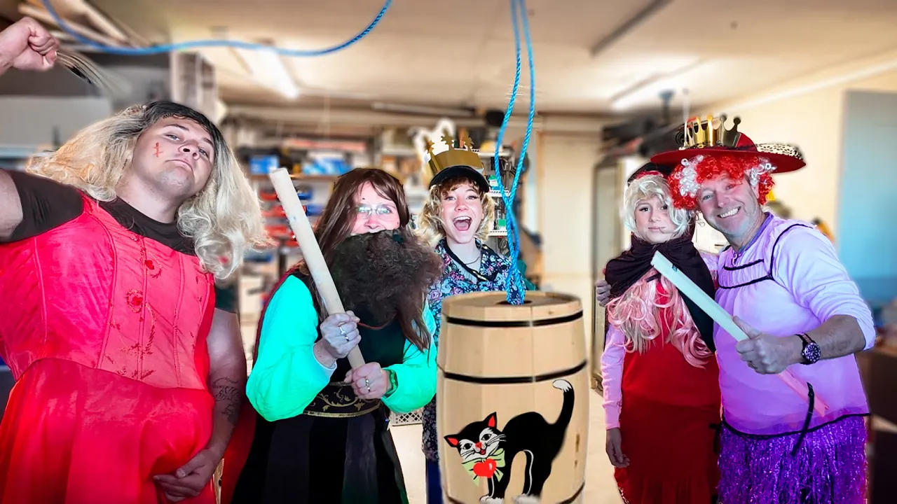 Hvad er der i Fastelavnstønden? #2