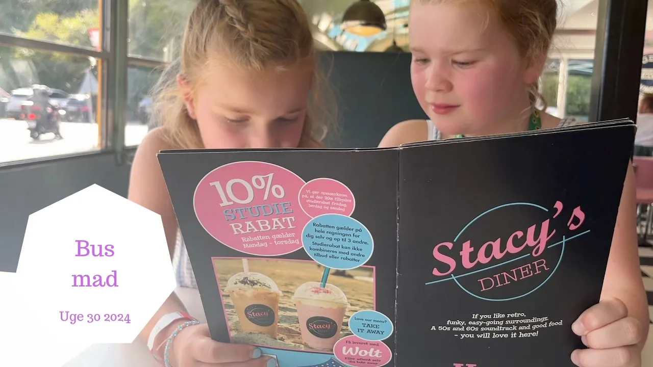 SPISER i en AMERIKANSK BUS - Køber mange Drikkevare