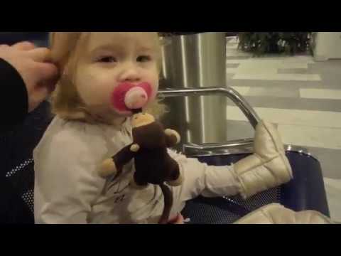 Sick little Zoe (Day 24th of our daily vlogs in December 2016)