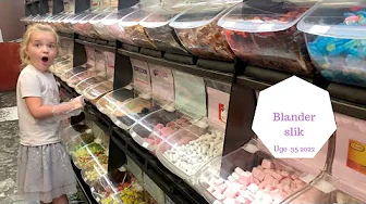 SKOLE BESØG - PIGERNE BLANDER SLIK