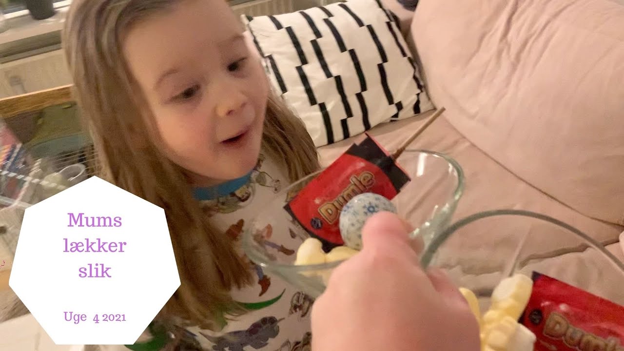 VI SPISER FREDAGS SLIK OG SER FILM