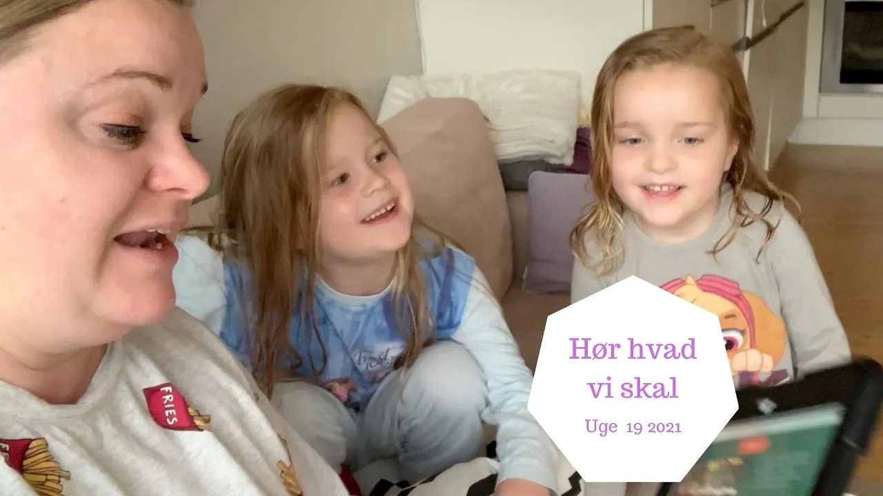 FORTÆLLER PIGERNE EN OVERRASKELSE