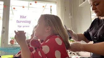 PIGERNE FÅR FARVET HÅRET FOR FØRSTE GANG
