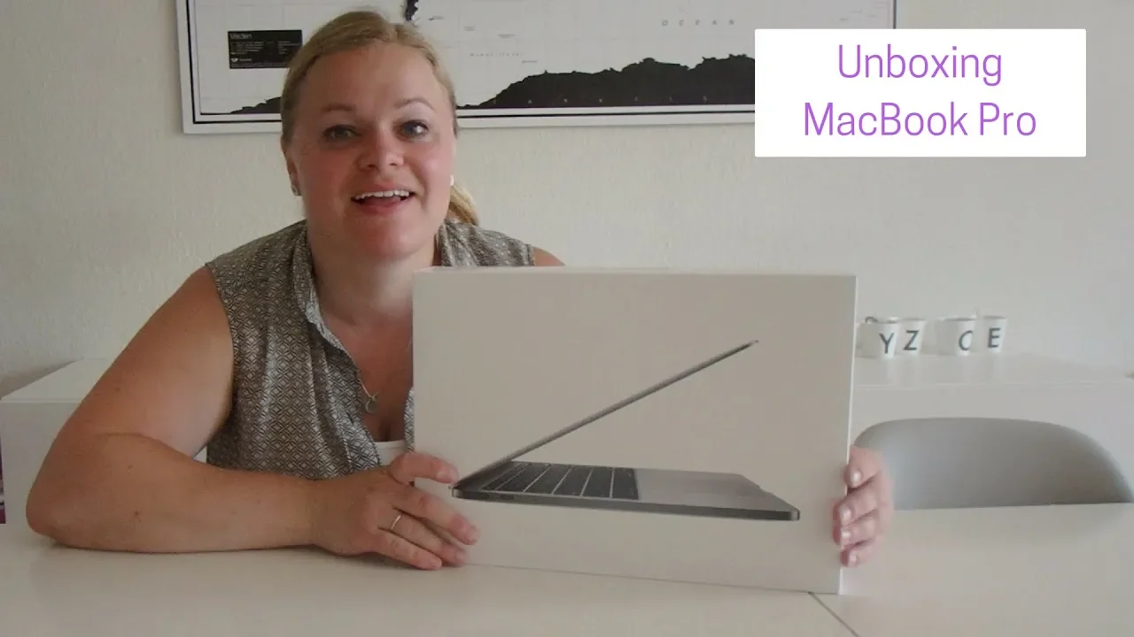 Unboxing MacBook Pro DANSK