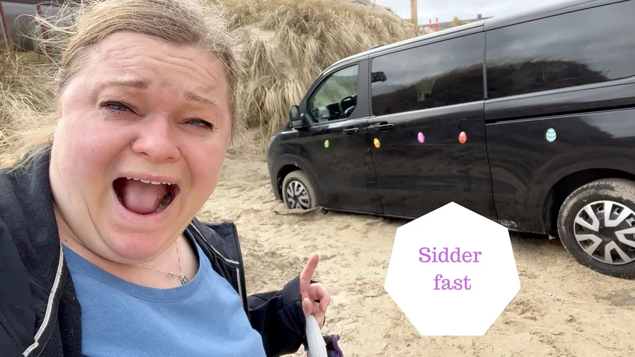 Vores Bil sidder FAST i Sandet