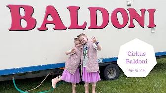 HALEY KOMMER OP PÅ SCENEN I CIRKUS BALDONI