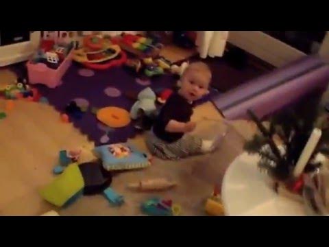 Toys everywhere (Day 28th of our daily vlogs in December 2015)