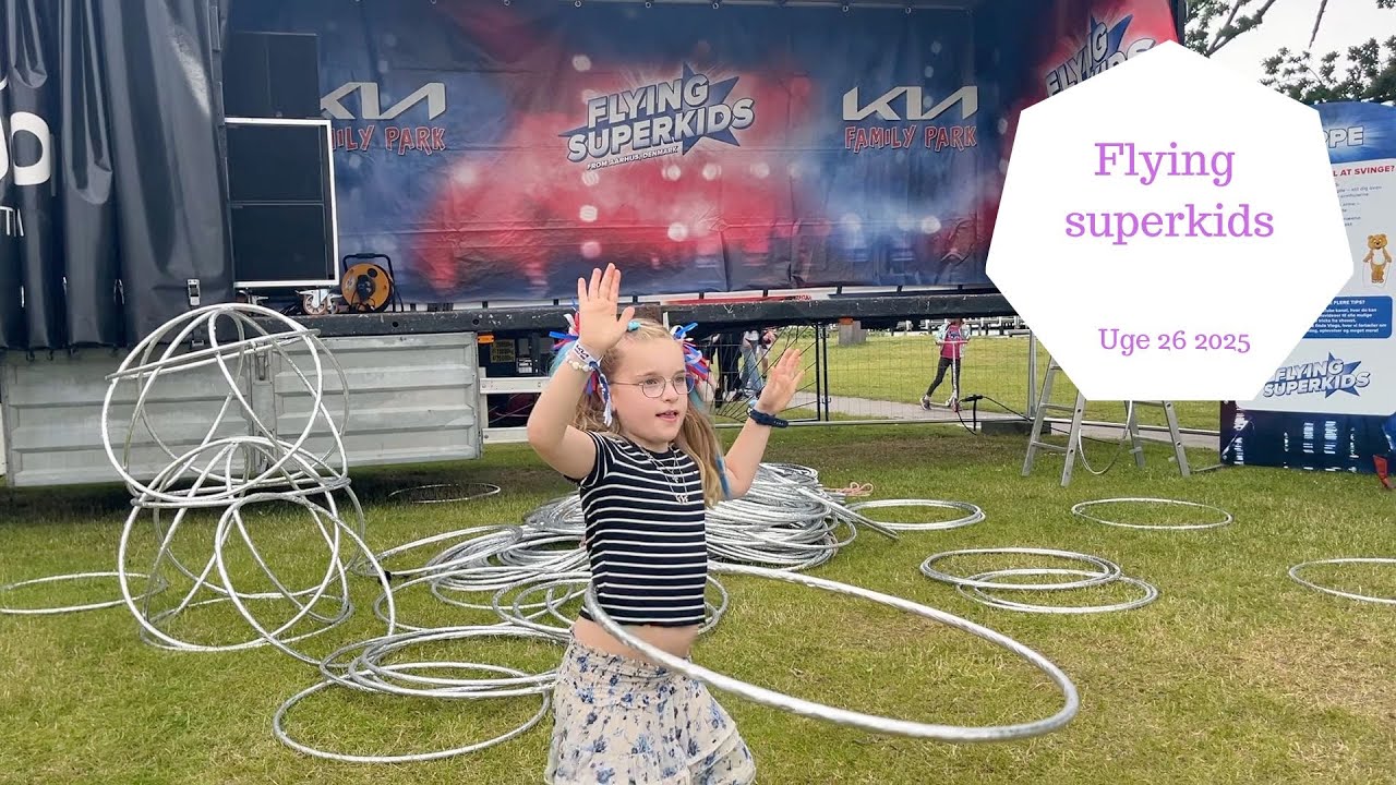 Vi er inde og se FLYING SUPERKIDS Show   De er så DYGTIGE
