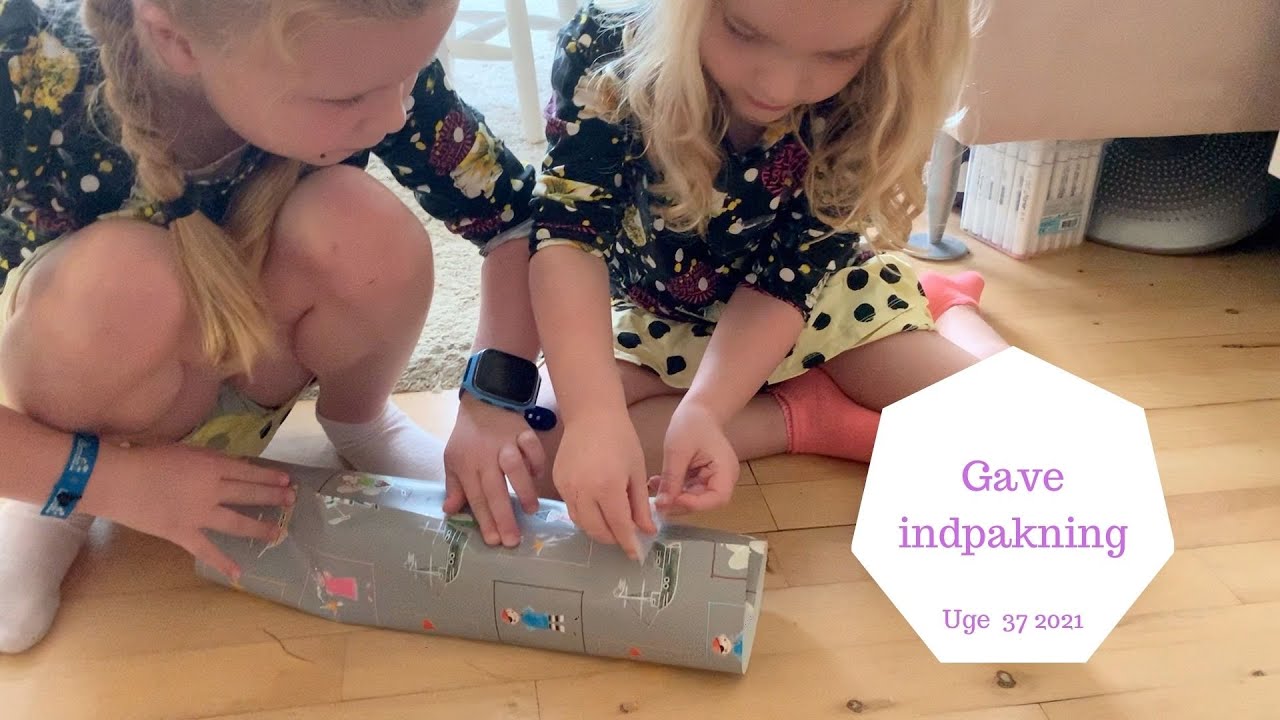 FREDAGS HYGGE MED FREDAGS SLIK OG GAVE INDPAKNING