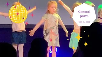 HALEYS GENERAL PRØVE TIL HENDES DANSE SHOW