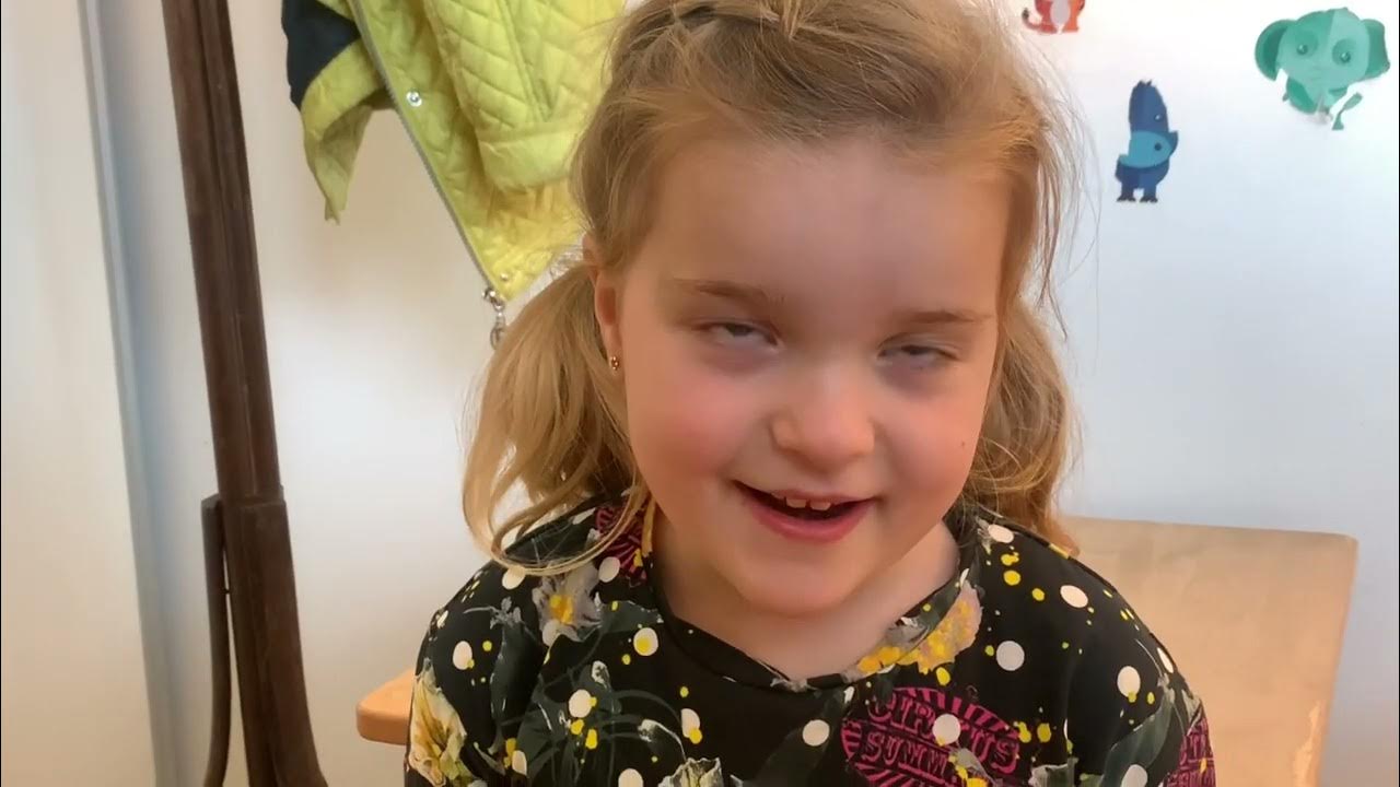 HALEY SKAL TIL ØRELÆGEN